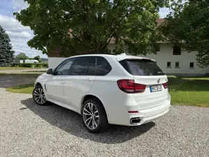 BMW X5 xDrive40d Sport-Aut., M-Paket, 8 Fach, HK Bild 3