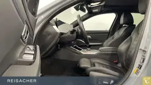 BMW 330 e A xDrive Lim M-Sport AHK LCPro HUD ACC RFK Bild 4