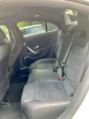 Mercedes-Benz CLA 220 d 8G-DCT AMG Line Bild 4