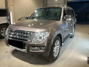 Mitsubishi Pajero 3.2 DI-D Top *TOP Ausstattung| 7-Sitze| 1.Hand*