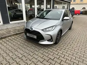 Toyota Yaris Yaris Hybrid  1.5 VVT-i Team Deutschland SHZ PDC