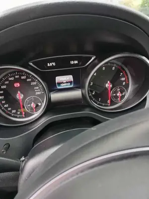 Mercedes-Benz CLA 200 Bild 2