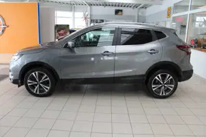 Nissan Qashqai 1,7 dCi N-Connecta 4x4 Anhängerzug Bild 5
