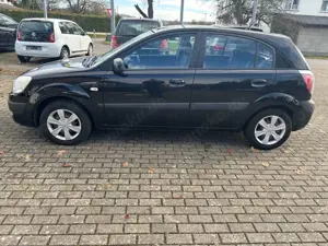 Kia Rio 1.4 EX Basis Bild 2