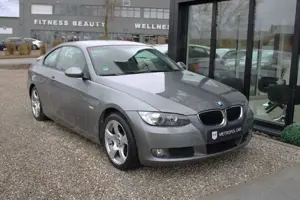 BMW 320 i Coupe KLIMA*XENON*ALU*TÜV 11.2025