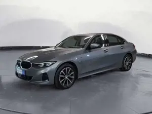 BMW 320 e Limousine *Navi*Sportsitze*LED*PDC*SHZ* Bild 2