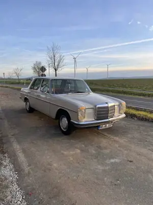 Mercedes-Benz 200