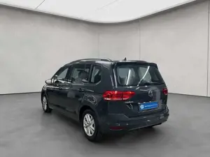 Volkswagen Touran 2.0 TDI SCR Comfortline Bild 3