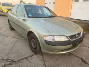 Opel Vectra Vectra 1.6 74kW EcoTec Automatic Bild 2