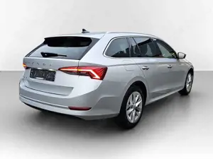 Skoda Octavia Combi 2.0 TDI Style HEADUP*VIRTUAL*LED*ACC*NAV*... Bild 5