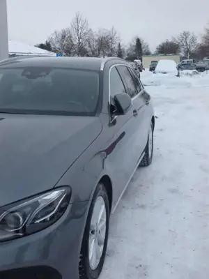 Mercedes-Benz E 220 E 220 d Multibeam LED Bild 3