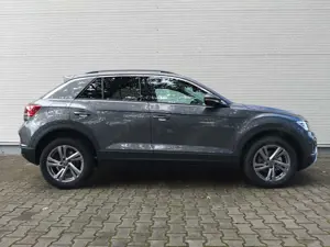 Volkswagen T-Roc 1.5 TSI Life DSG AHK IQ.Light Matrix LED Bild 5