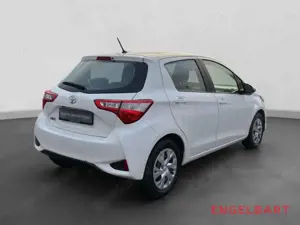 Toyota Yaris 1.0 Comfort Kamera Fernlichtassistent Bild 4