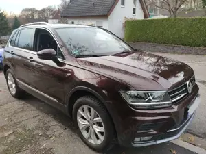 Volkswagen Tiguan 2.0TDI*SCR*4MDSG*High*LED*Pan*AHK*Garantie*Service