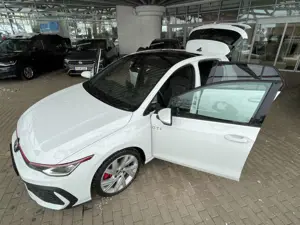 Volkswagen Golf 2.0 TSI OPF DSG GTI Bild 2