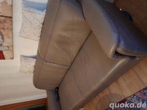 Biete ein hochwertiges Ledersofa an 