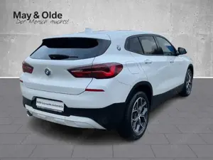 BMW X2 sDrive18i Aut Navi LED RFK SHZ PDC Klimaaut DAB Bild 3