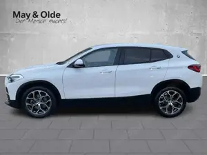 BMW X2 sDrive18i Aut Navi LED RFK SHZ PDC Klimaaut DAB Bild 2