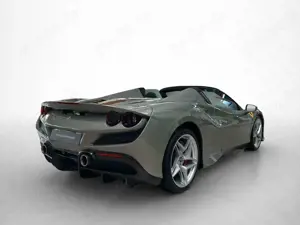 Ferrari F8 Spider Tailor Made / Full Carbon / 1of1 Bild 5