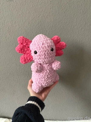 Handmade Axolotl aus Plüschgarn