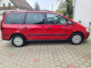 Volkswagen Sharan Sharan Diesel 2.0 TDI DPF Trendline Bild 3