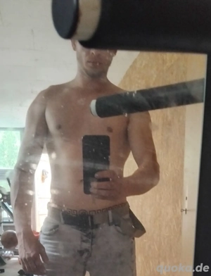 Mann ,Gutaussehend ,sportlich usw. ;)