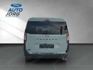 Ford Tourneo Courier BEV Titanium Bild 4