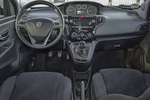 Lancia Ypsilon 1.2  StartStopp Bild 5