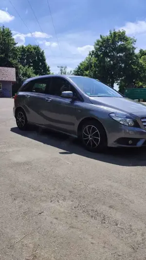 Mercedes-Benz B 200 (BlueEFFICIENCY) 7G-DCT
