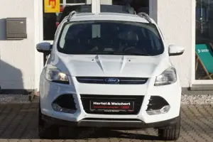Ford Kuga 2.0 TDCi 4x4 Aut. Titanium Bild 2