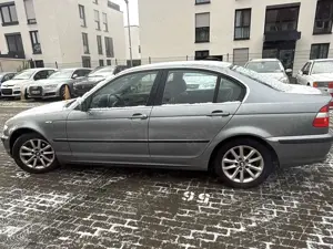 BMW 320 3er 320i Lederausstattung,Automatik ,TÜV NEU