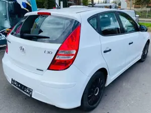 Hyundai i30 i30 1.6 CRDi Classic Bild 4