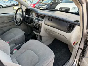 Hyundai Trajet 2.0 GLS 7-Sitzer AHK Tempomat MFA Euro4 Bild 4