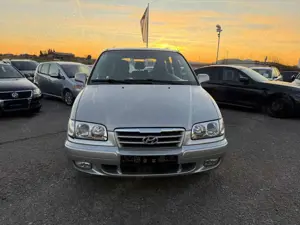 Hyundai Trajet 2.0 GLS 7-Sitzer AHK Tempomat MFA Euro4 Bild 2