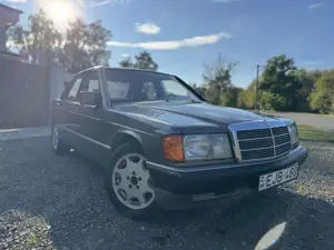 Mercedes-Benz 190 E 2.0 Bild 2