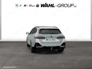 BMW i5 eDrive40 Touring M Sport Pro AHK Innovation Panora Bild 4