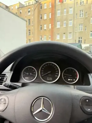 Mercedes-Benz C 200 C 200 CDI DPF Automatik BlueEFFICIENCY Elegance Bild 3