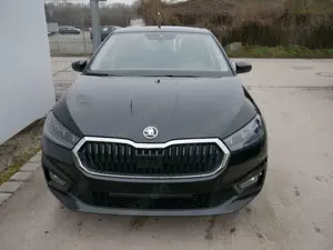 Skoda Fabia Selection 1.0 TSI *PDC-HI*LED*SHZ*NAVI-ÜBER-SMA... Bild 3