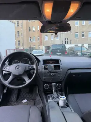 Mercedes-Benz C 200 C 200 CDI DPF Automatik BlueEFFICIENCY Elegance Bild 4