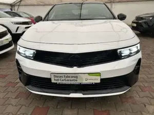 Opel Astra GSe Plug-in-Hybrid Bild 2