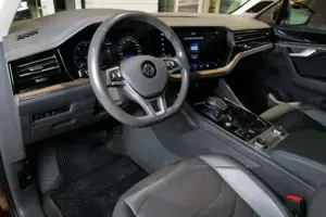Volkswagen Touareg 3.0TDI Atmosphere 4x4 Luft AHK Dynaudio HUD Matrix Bild 2