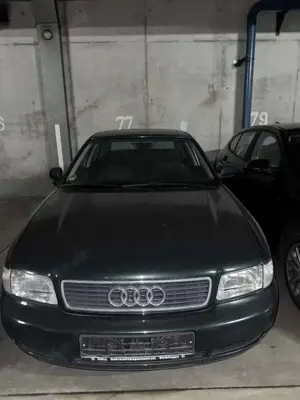 Audi A4 1.6