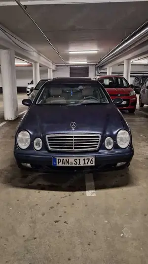 Mercedes-Benz CLK 320 Coupe Elegance Bild 2
