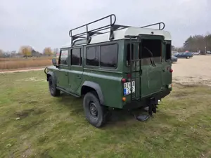 Land Rover Defender Typ 110 County Bild 3