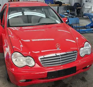 Mercedes-Benz C 180 Mercedes-Benz C-Klasse 180 Classic nur 84,000