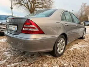 Mercedes-Benz C 180 Kompr. 1.Hand*Navi*Schiebedach*SitzHz.*Tem Bild 4