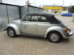 Volkswagen Käfer Cabrio 1303 orginal und rostfrei, 38.TKM Bild 3