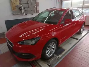 SEAT Leon Sportstourer Style 2.0TDI DSG Navi LED PDC