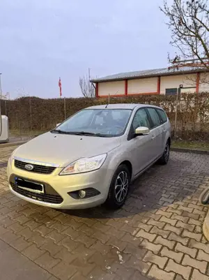 Ford Focus Turnier Ghia – Garagenfahrzeug, TÜV 06/26