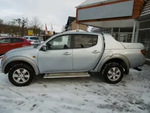 Mitsubishi L200 Intense Doppelkabine 4WD Hardtop, HU/AU 01.2028 Bild 4